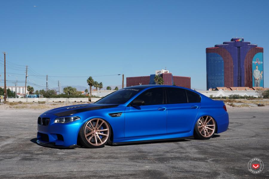  BMW M5 on Vossen Wheels (CG-203) 2017 года  (фото 2 из 24)